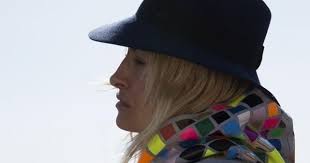 Danke für eure vielen lieben glückwünsche zu phinis bday gestern💕 jeder kindergeburtstag macht mir bewusst, wie schnell die zeit vergeht und wie wertvoll. Sarah Connor Bietet Fluchtlingen Heim In Berliner Villa