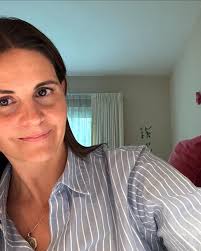 Hoy cumplo 46 años y pienso que sienta genial. Puro agradecimiento hoy a la  vida. ¡Vamos por otros 46 que me faltan! 😁🙏🏻❤️🎉🎁🥳🎈🎂