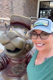 Does Buc-ee's have a passport like stamp booklet to track visits?