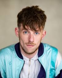 I didn't want next year's resolutions to include my first professional  headshot, so I did it just in time. Big thanks to @ballet_sweat_n_tears who  made the session so accessible and was a