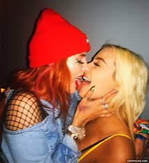 Blackbear Wants THREESOME With Tana Mongeau & Ex Bella Thorne