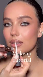 Carolina Fuchs's Instagram, Twitter & Facebook