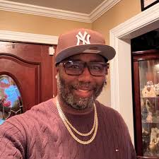 Randy Moss truly took the top off the defense. 📺: