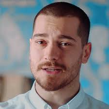 Cagatayulusoy Cagatayulusoy Icerde Sarpyilmaz Cagatayulusoyy Icerde Set Minikkalplericerde Gq Portre Yuzler