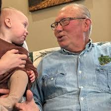 Renee Hott's Instagram, Twitter & Facebook