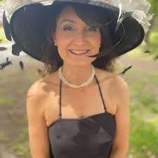 Kelli Crane's Instagram, Twitter & Facebook