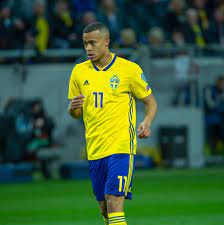 Då fixade inhopparen robin quaison straff mot slovakien. Datei Uefa Euro Qualifiers Sweden Vs Romaina 20190323 Robin Quaison 50 Jpg Wikipedia