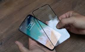 Hướng dẫn các cách tháo kính cường lực điện thoại an toàn tại nhà