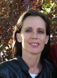 Shelley Compton's Instagram, Twitter & Facebook