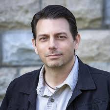 A Walk In The Shadows: A Complete Guide To Shadow People: Ricksecker, Mike:  9781733919357: Amazon.com: Books