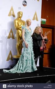 It passes the bechdel test that feminists apply to movies in order to rate a movie's inclusion mad max fury road far surpasses this test. Kostum Designerin Jenny Beavan Gewinner Des Best Costume Design Award Fur Mad Max Fury Road Posen Mit Cate Blanchett Im Presseraum Wahrend Der 88 Annual Academy Awards Im Loews Hollywood Hotel Am 28
