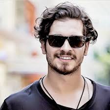 Pakeeza Shah Adli Kullanicinin Cagatay Ulusoy Panosundaki Pin Aktrisler Unluler Erkek Sac Modelleri