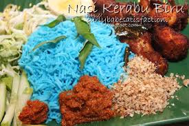 Jom makan nasi kerabu ayam goreng berempah warung abe. Curlybabe S Satisfaction Nasi Kerabu Biru Ayam Goreng Berempah Serai Sambal Tumis Sambal Lada Sambal Ikan