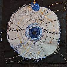 Japanese Textile Artist Junko Oki Who Calls Her Work Woky Shoten Meaning Free Movement Of The Line To Make A Simple Repet Kunstquilt Nahen Kunst Textilkunst