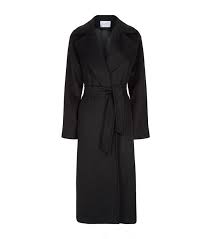 I'm 37 years old and i am conservitive stylewise. Pin On Max Mara