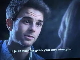 Omg. This is ridiculous 🤣🤣 *FIRST TIME WATCHER* : r/PrettyLittleLiars