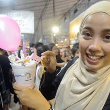 I feel the best time to go is around 5pm, when the crowd is at its minimum and most of the stalls are already ready to sell their food. Tonton Bella Lakukan Cabaran Rm10 Di Bazar Ramadhan Putrajaya 2017