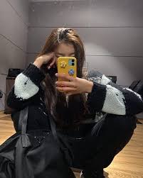 Itzy Lia ë¦¬ì•„ Lia S Iconic Mirror Selcas Facebook Lia (리아) focus not shy mirror dance practice itzy (있지) not shy dance practice mirror fancam #itzy #notshy #lia. itzy lia ë¦¬ì•„ lia s iconic mirror