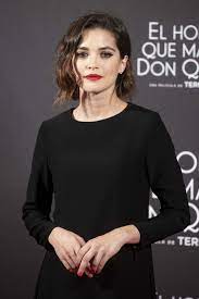 Check out the latest pictures, photos and images of joana ribeiro. Joana Ribeiro Style Clothes Outfits And Fashion Celebmafia