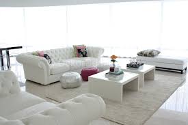 Modern salon dekorasyonları en güzel salon dekoasyon örnekleri salon mobilya ve dekorasyon fikirleri 2016… ev dekorasyonunda farklılık yaratmak isteyen arkadaşlar genelde tercihlerini modern tarzlardan yana kullanıyorlar, klasikçilerin sayısı ise gitgide azalmakta, hatta nesilleri tükeniyor da. Beyaz Salon Dekorasyon Ornekleri 2021 Dekorcenneti Com