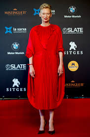 Photos, family details, video, latest news 2021 on zoomboola. Tilda Swinton Wears A Vetements Dress At The Sitges Awards In Spain Vogue