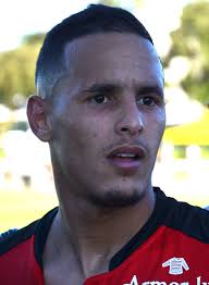 .حيث عُرِف الأجداد منذ قديم الزمان بحرصهم وورعهم وإخلاصهم لهذا الصنف من التعليم، حيث كانوا رجالهم أئمة وعلماء وفقهاء، ونساؤهم عفيفات طيبات حافظات طاهرات مربيات لأبنائهن. Ù…Ù‡Ø¯ÙŠ Ø²ÙØ§Ù† ÙˆÙŠÙƒÙŠØ¨ÙŠØ¯ÙŠØ§