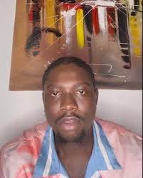 Complaint about insulting the president online