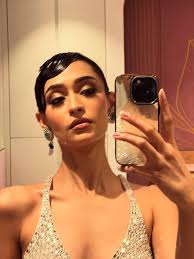 Olivia Dean officially replacing Taylor swift this winter for me 🤝🏼