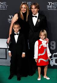 Luka modric's wife, vanja bosnic and children modric is a massive figure in the footballing world, but he likes to keep his personal life under the radar and does not share much about his life. Luka Modric Wife Fifa Best Awards Winner Dedicates Trophy To Stunning Wife Vanja Celebrity News Showbiz Tv Express Co Uk