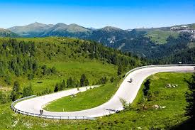 Die radonkarte zeigt die gefährdungslage für jede einzelne gemeinde in. Nockalmstrasse Karnten Kurven Natur Magie Grandioses Panorama Passenger On Earth