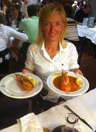 Le restaurant à volonté les grands buffets m'a invité pour m'initier à leur formule démesurée, l'occasion était belle pour arpenter les rues de la ville. La Langouste Grillee Ou A L Armoricaine Photo De Les Grands Buffets Narbonne Tripadvisor