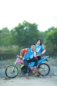 In #begron • 3 years ago. Foto Prewedding Di Motor Satria Fu Prewedmoto