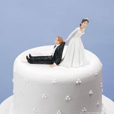 Apportez originalité à votre mariage grâce à un sujet de mariage qui vous ressemble. Figurine Gateau De Mariage