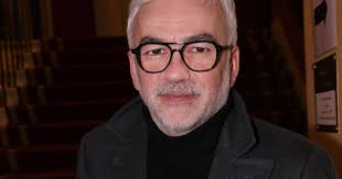 Pascal Praud séparé de sa compagne Catherine au quotidien : leur vie de  couple atypique