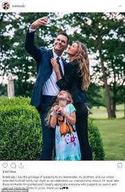 3 августа 1977 | 43 года. Tom Brady Celebrates Six Super Bowl Championship Rings Then Poses With Gisele Bundchen Daily Mail Online