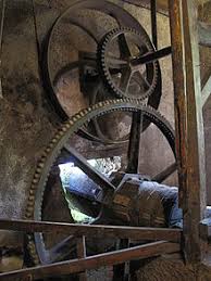 Ini adalah kereta asas dengan beberapa ciri, mungkin hanya satu untuk mendapatkan apabila ia ditawarkan istimewa. Gear Wikipedia