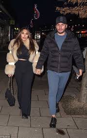 Charles drury, 22, is a builder and amateur football player based in chesterfield. Freedomroo Lauren Goodger Flashes A Peek Of Her Midriff In A Crop Top Australiannewsreview