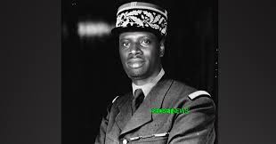 Omar sy, camille cottin et ramzy nous parlent du nouveau disney pixar. Omar Sy Sera Le General De Gaulle Dans Le Nouveau Biopic Realise Par Ladj Ly