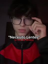 Chico Con Lentes Deberíamos