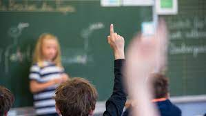 Kretschmann plant eigene regeln zu schulen und kitas. Schulschliessung Baden Wurttemberg Ab Dienstag Alle Schulen Und Kitas Wegen Corona Geschlossen Sudwest Presse Online