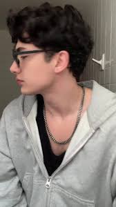 Se porta bien para que yo me porte mal