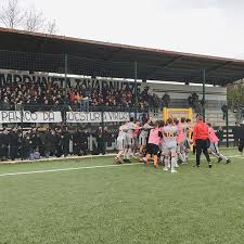 Del resto, cosa c'è di più do it yourself che fare la tua squadra di calcio e lanciarla come una mina vagante in un mondo dove. Cslebowski Instagram Posts Photos And Videos Picuki Com