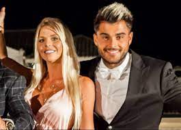 Jessica thivenin a partagé une photo de famille sur instagram, jeudi 25 février 2021. Video L Emouvante Demande En Mariage De Thibault Garcia A Jessica Thivenin Les Marseillais