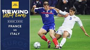 Après son titre de championne du monde acquis en 1998, la france va confirmer son statut de meilleure équipe du monde à l'occasion de l'euro 2000.toujours aussi solide défensivement, elle propose un football plus offensif qu'en. Archive France V Italy Euro 2000 Bbc Sport