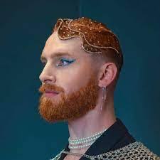 Aaron Riebe's Instagram, Twitter & Facebook