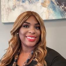 Sonia Lyons's Instagram, Twitter & Facebook