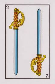 Usted y un amigo amante de los deportes pueden competir en partidos de fútbol uno a uno, air hockey, bolos y baloncesto. Baraja Espanola Dos De Espadas