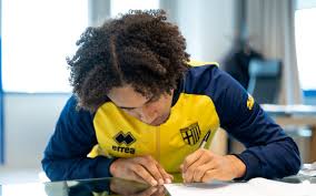 € * 22.05.2001 in schiedam, niederlande Bayern Germany On Twitter Official Joshua Zirkzee Has Joined Parma On Loan Until The End Of The Season With An Option To Buy