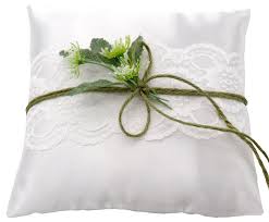 Ausgefransten rand band hochzeit rustikale hochzeit willkommen hochzeit ringpolster für hochzeit rustikal wedding topper rustikale hochzeit bh set hochzeit bra set hochzeit halsbinde holz hochzeit. Ringkissen Hochzeit Vintage Weiss Grun Spitze Braut Traukissen Jenny