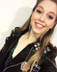 Met haar versie van laura non c'e' van nek, deed ze de taal alle eer aan! Bab Buelens Videos Facebook